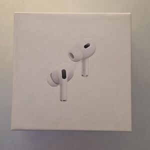Apple Earphone 2nd Generation with MagSafe Charging Case